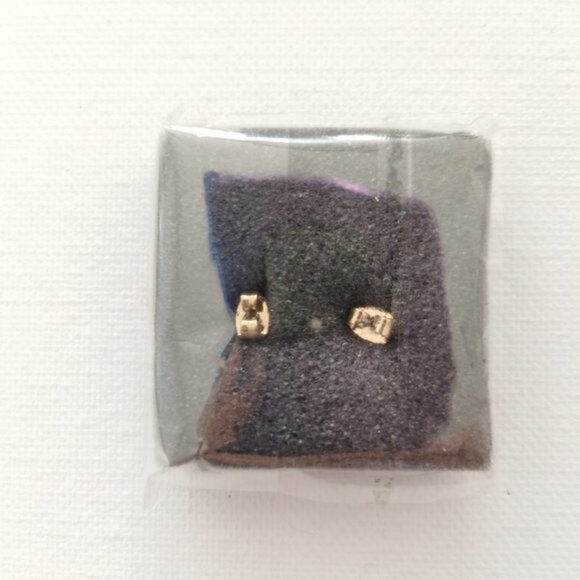 4/$25 Light Purple Crystal Stud Earrings - Picture 2 of 2